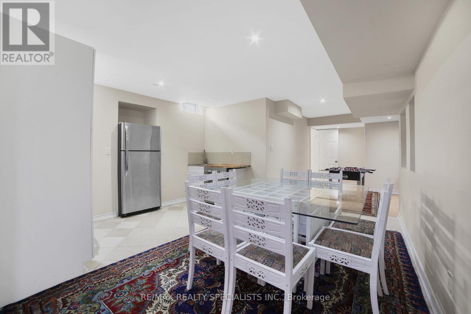 61 RIVERWALK PLACE - 36