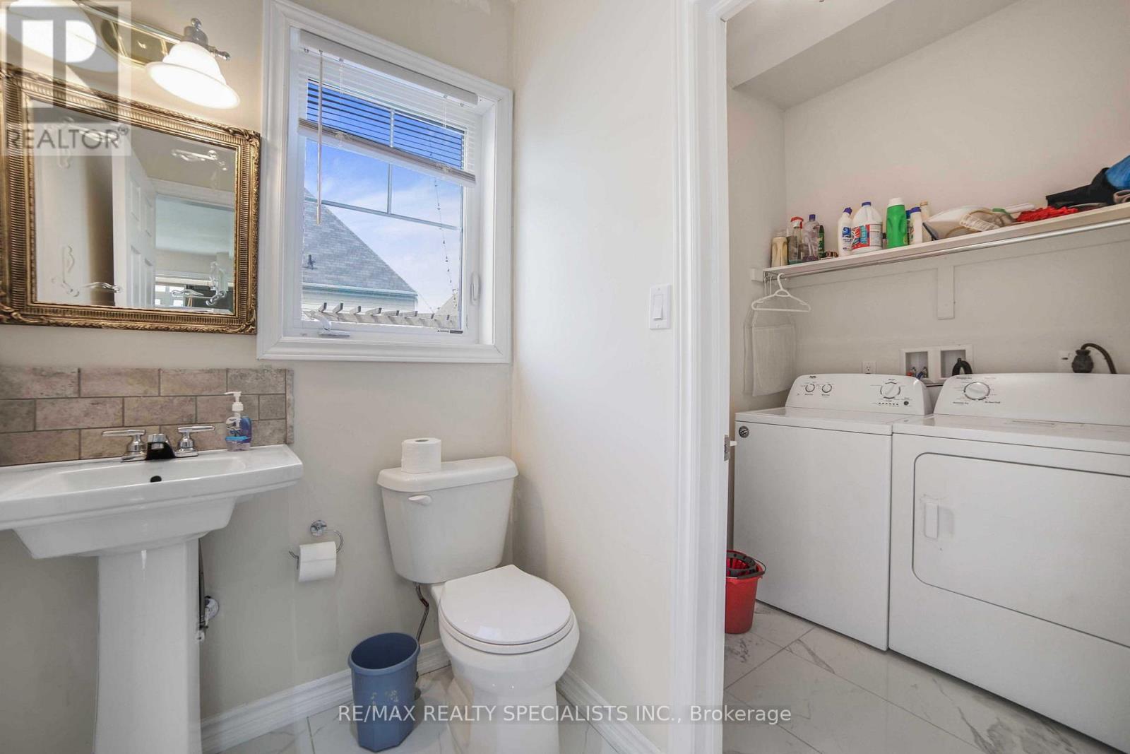 61 RIVERWALK PLACE - 37