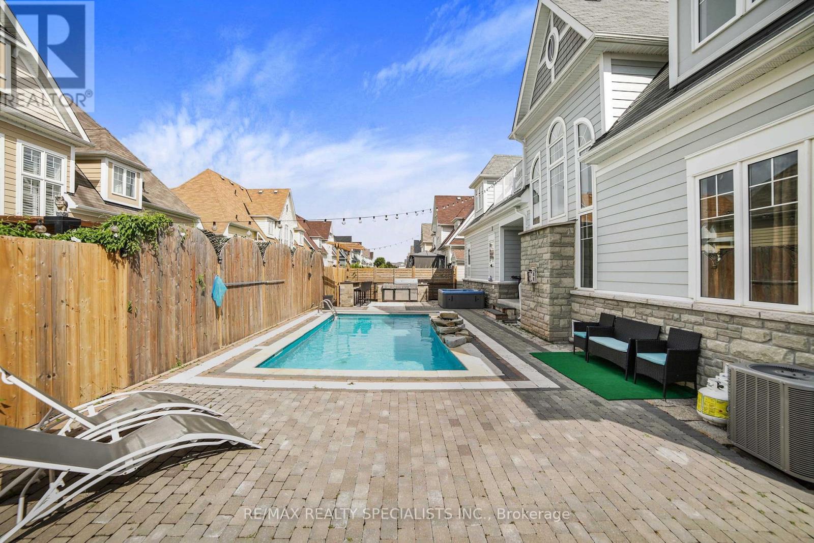 61 RIVERWALK PLACE - 39