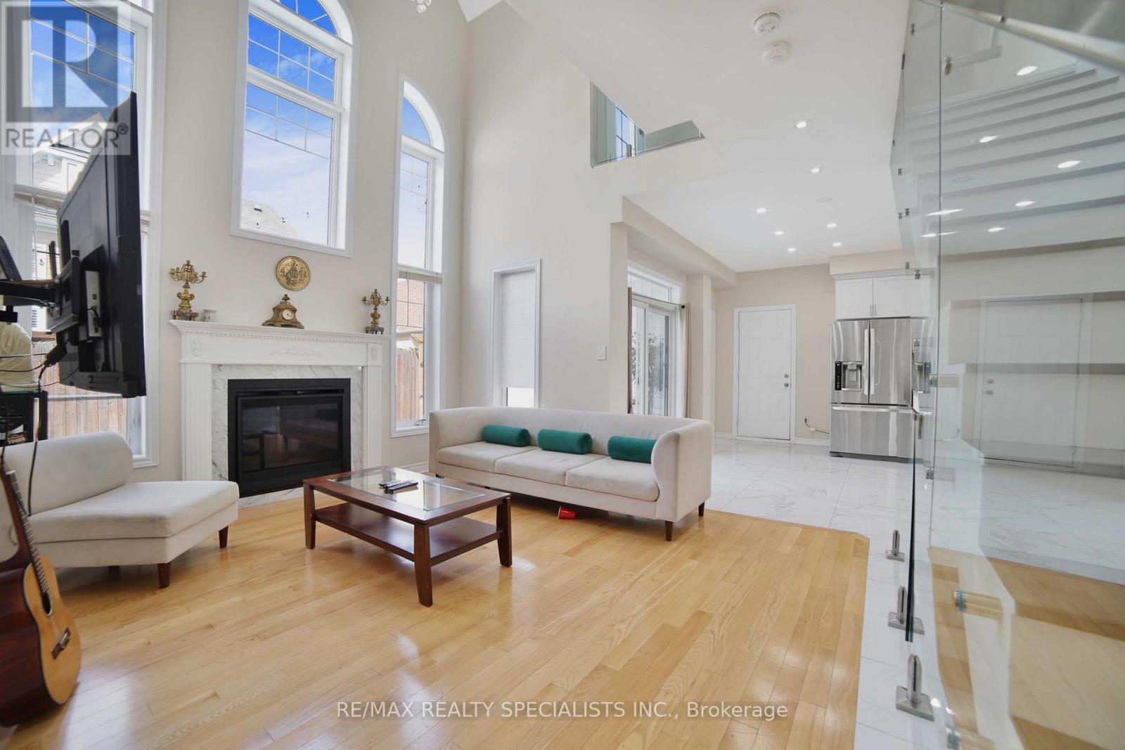 61 RIVERWALK PLACE - 6
