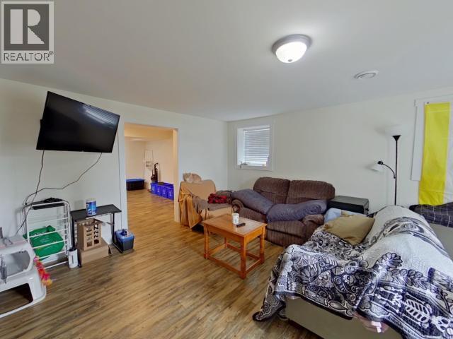 6402 HILLCREST AVE - 23