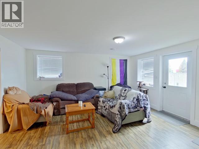6402 HILLCREST AVE - 24