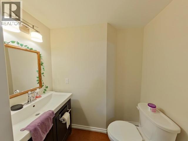 6402 HILLCREST AVE - 29