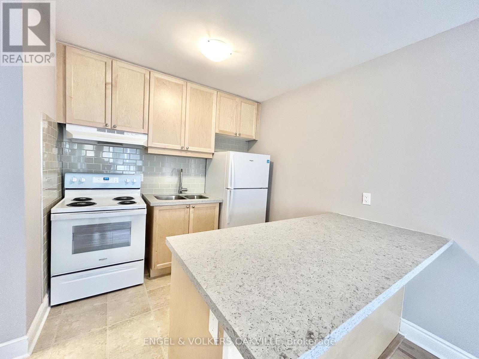 Listing photo of 4 - 100 TWENTY FIFTH STREET