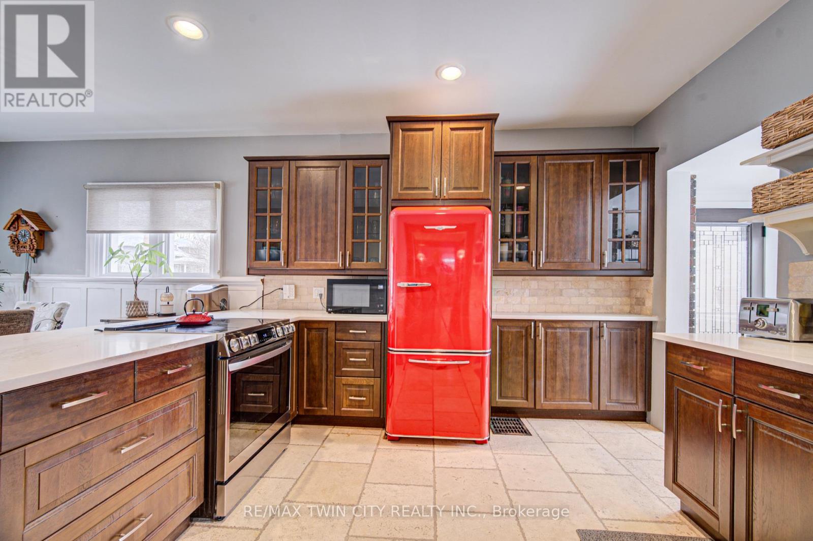 53 LINCOLN AVENUE - 13
