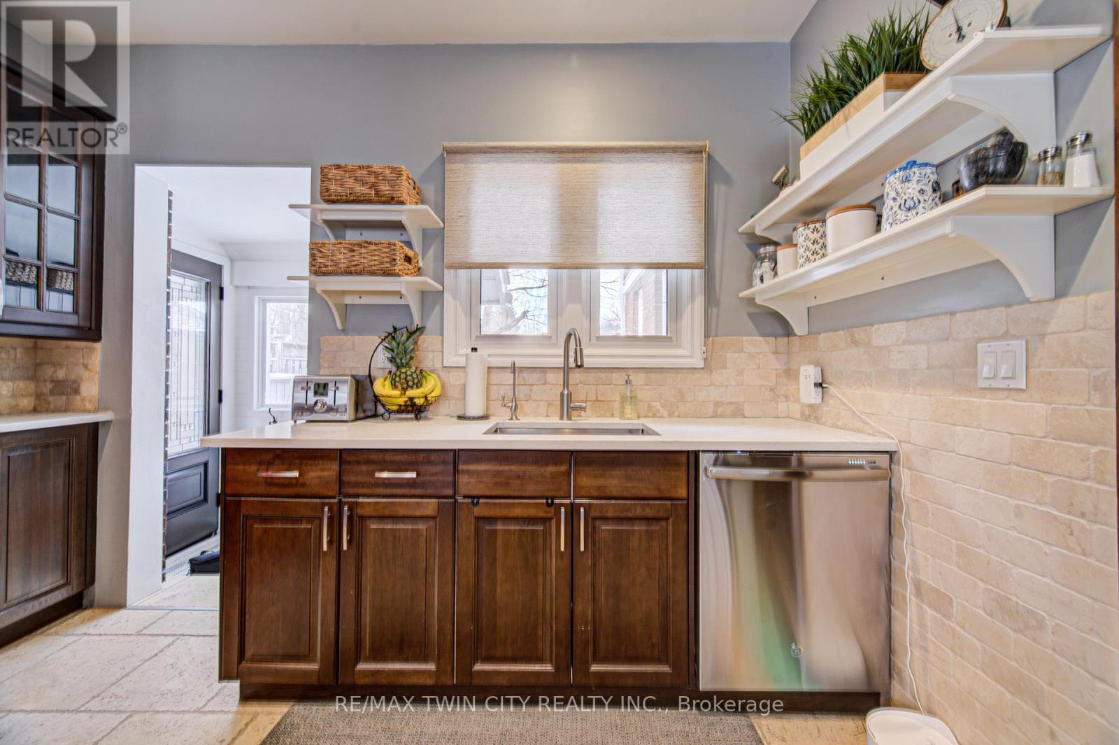 53 LINCOLN AVENUE - 14