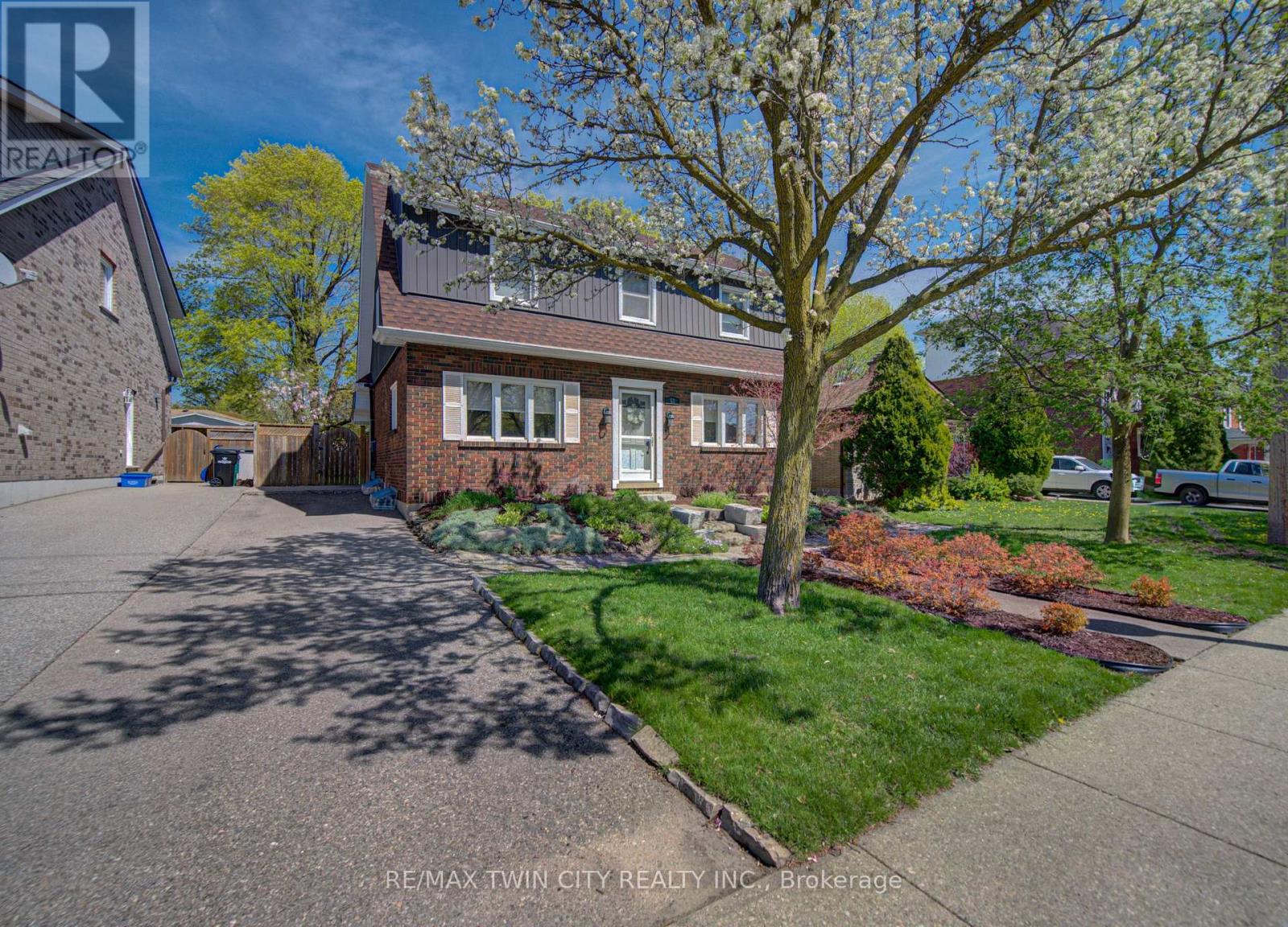 53 LINCOLN AVENUE - 3