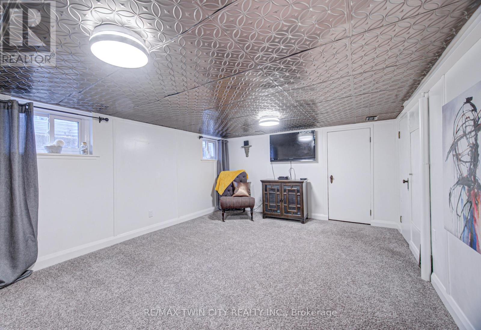 53 LINCOLN AVENUE - 33