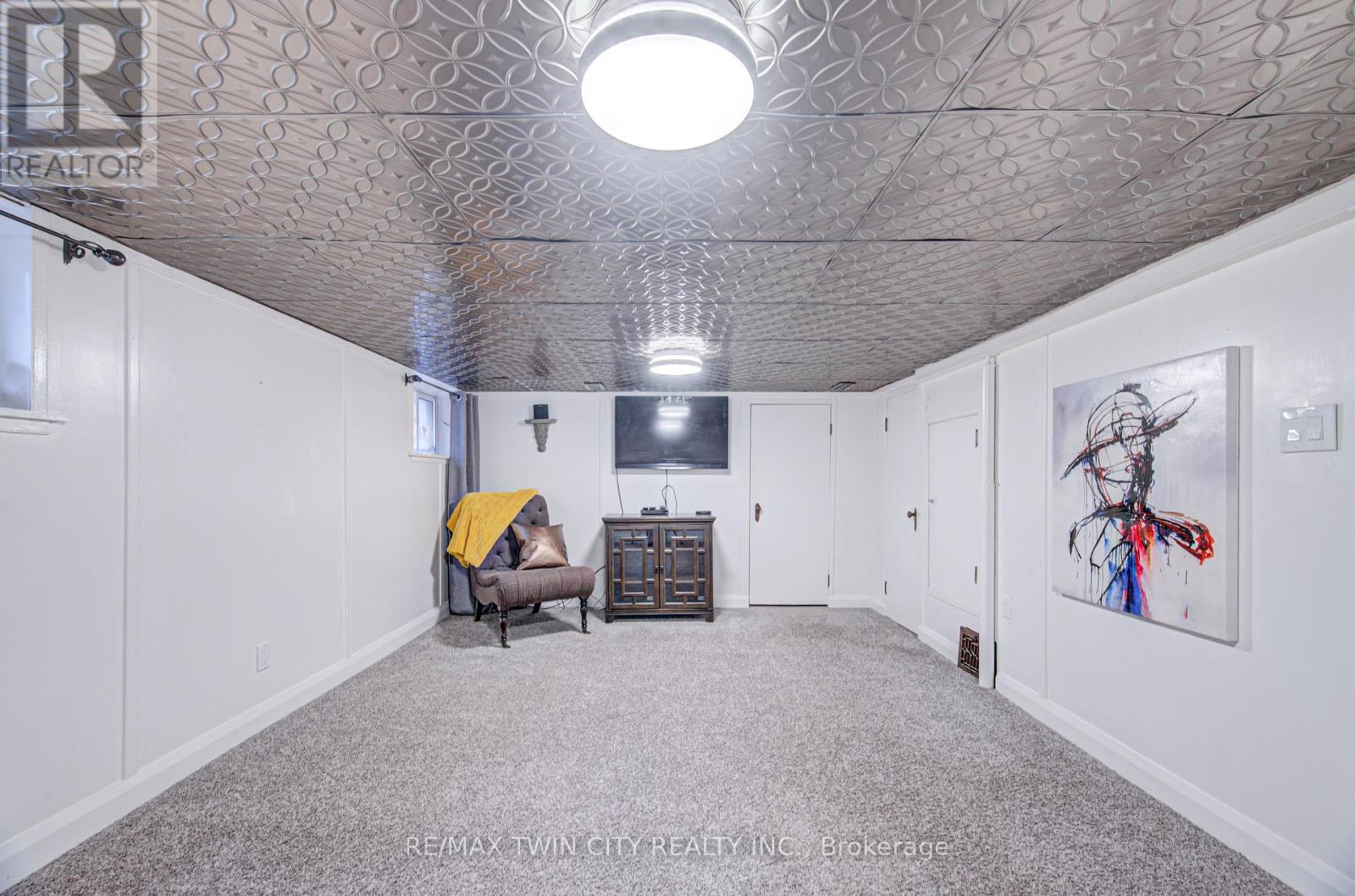 53 LINCOLN AVENUE - 34