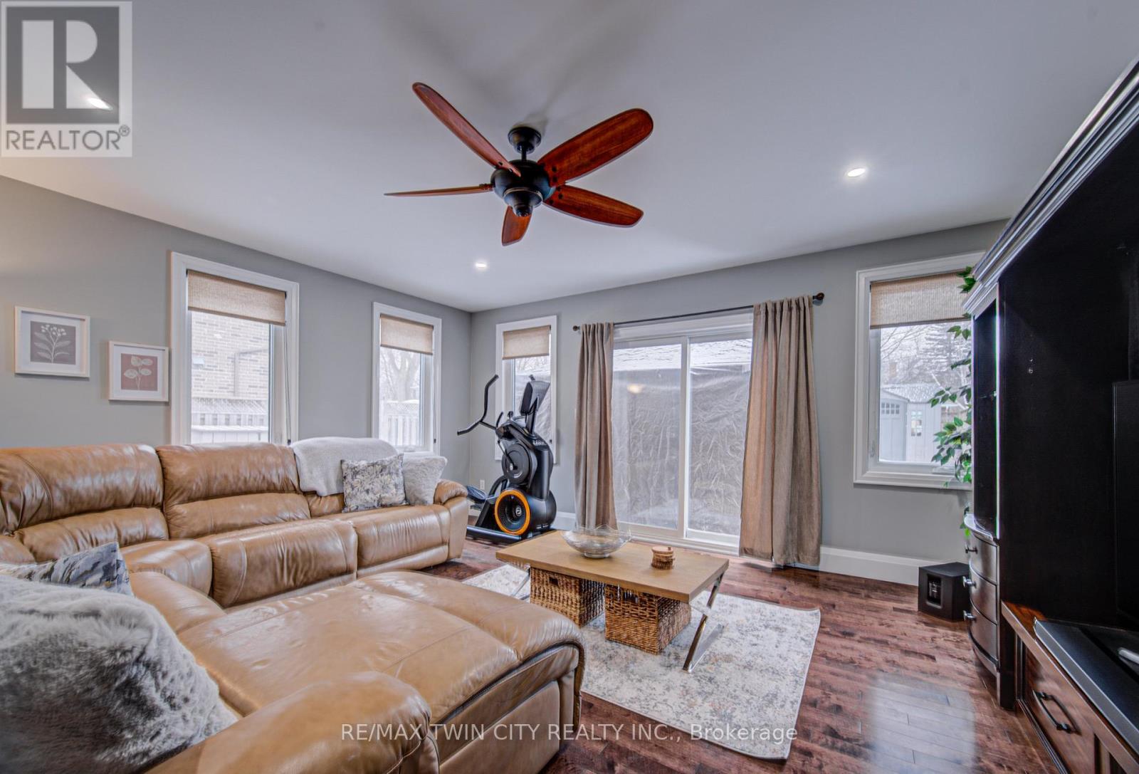 53 LINCOLN AVENUE - 9