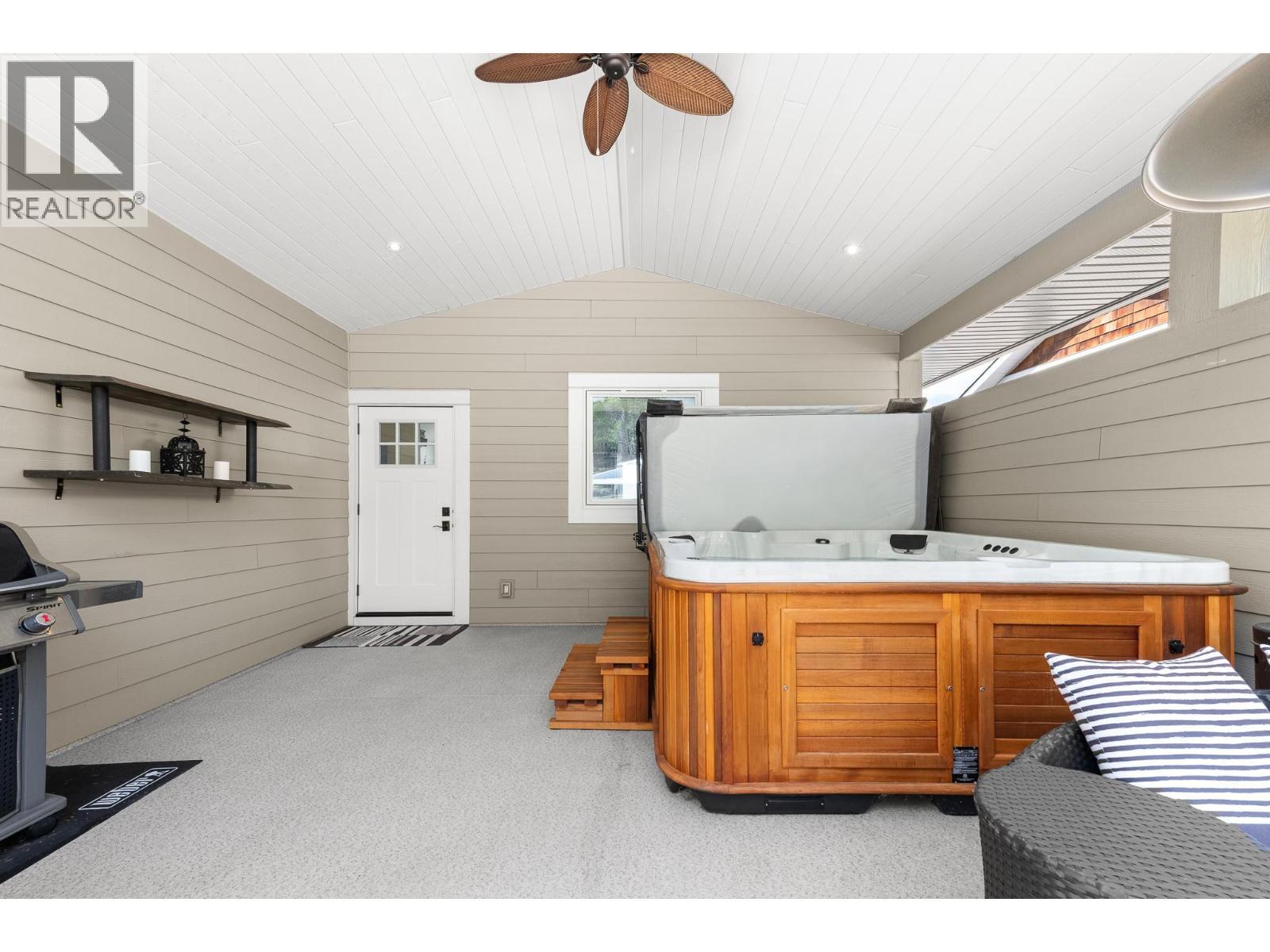 1464 SOUTHVIEW Drive - 36