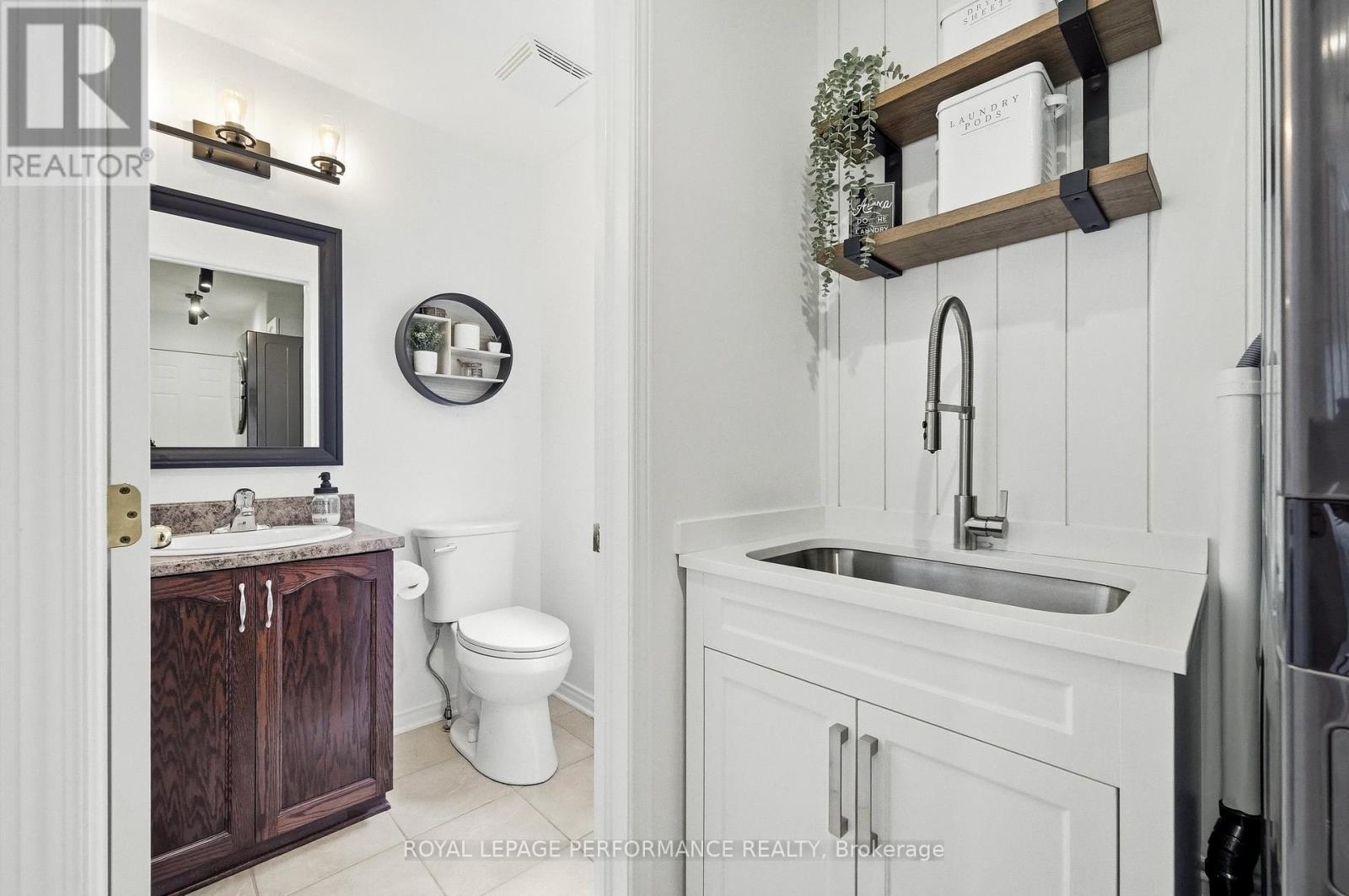 366 JASPER CRESCENT S - 17