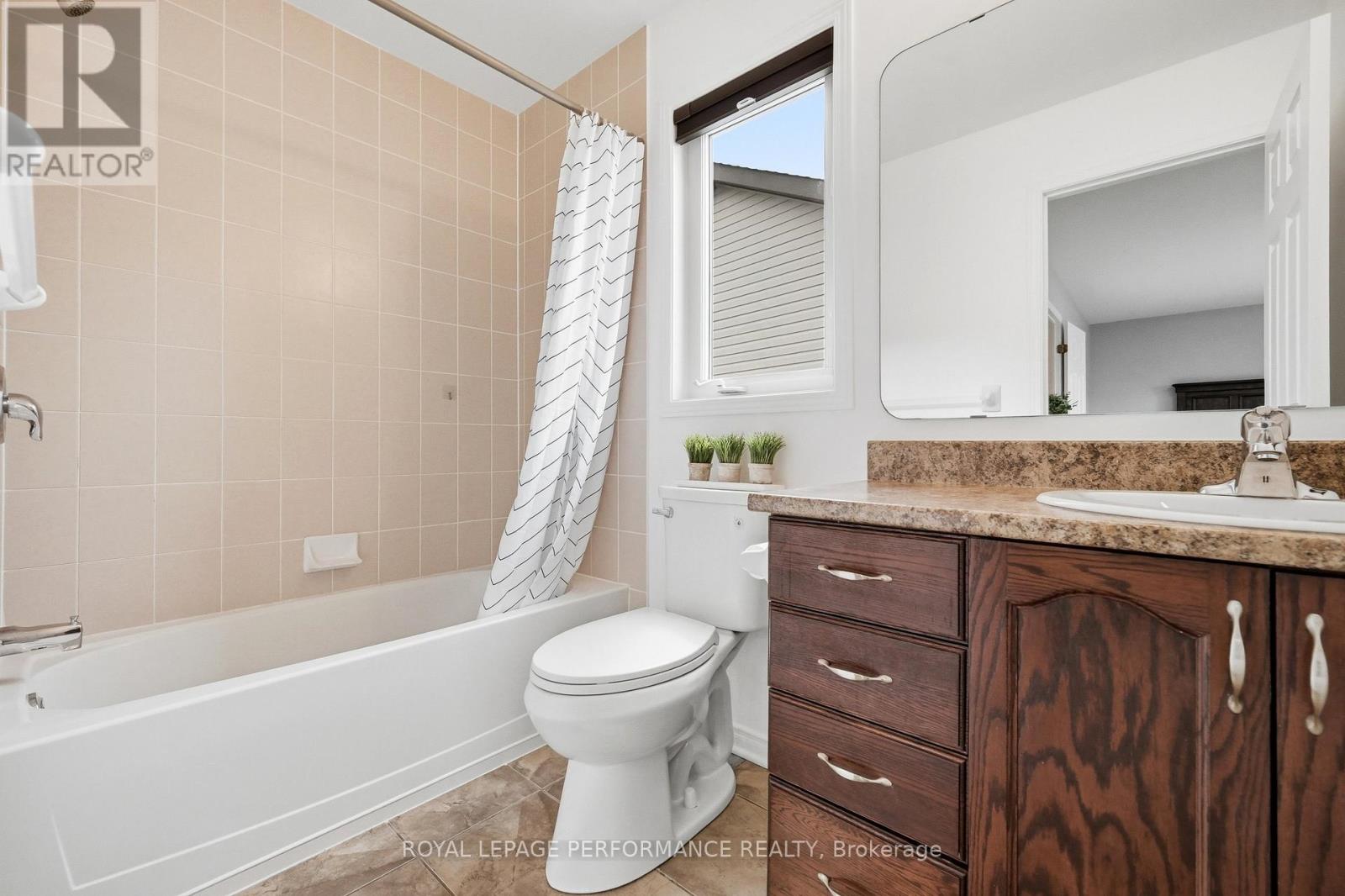 366 JASPER CRESCENT S - 24