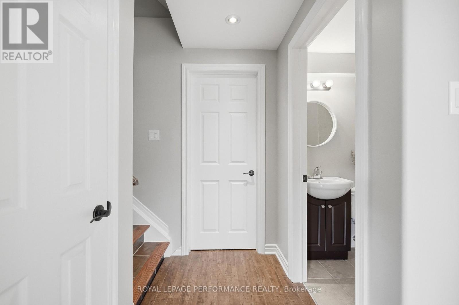 366 JASPER CRESCENT S - 32
