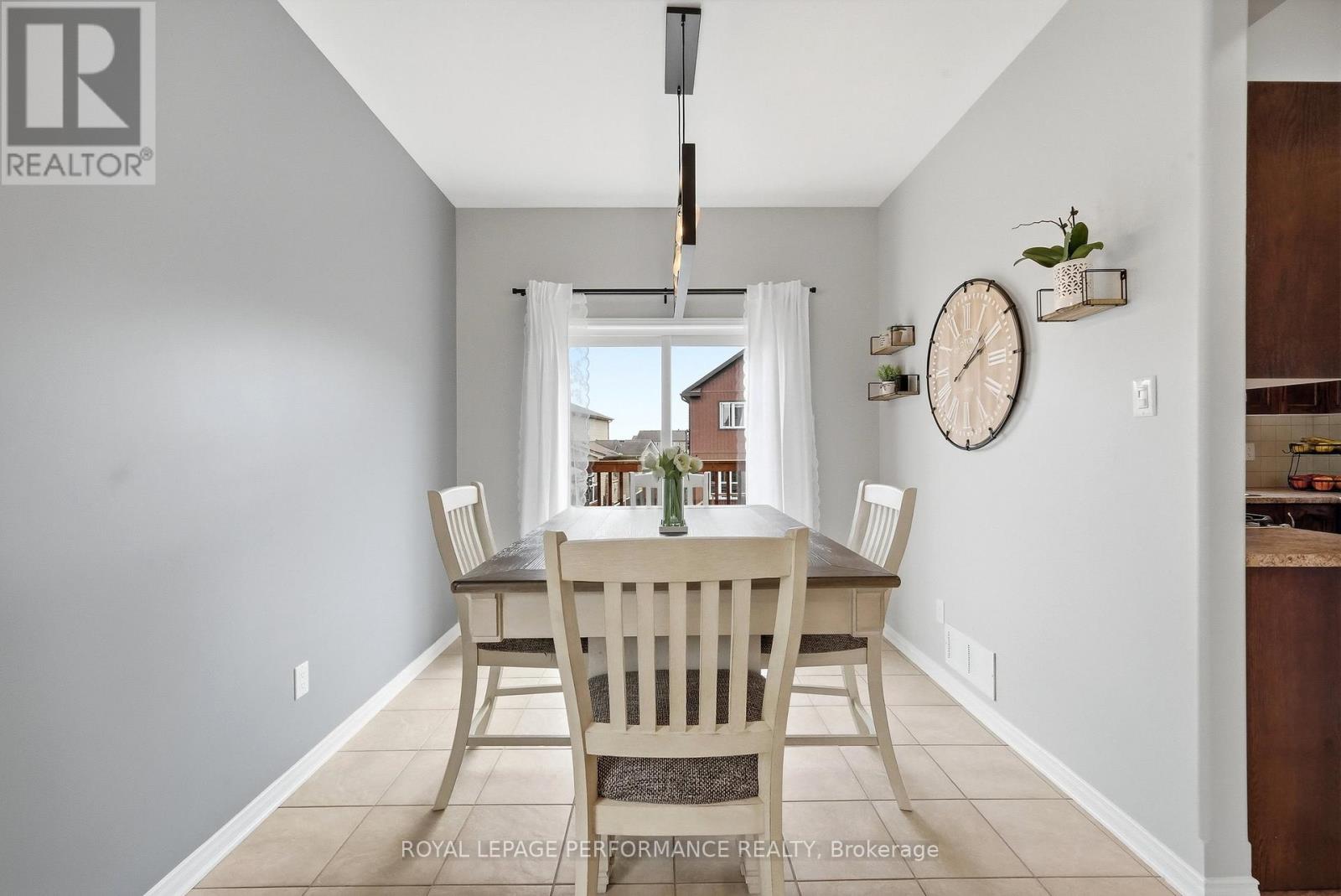 366 JASPER CRESCENT S - 9