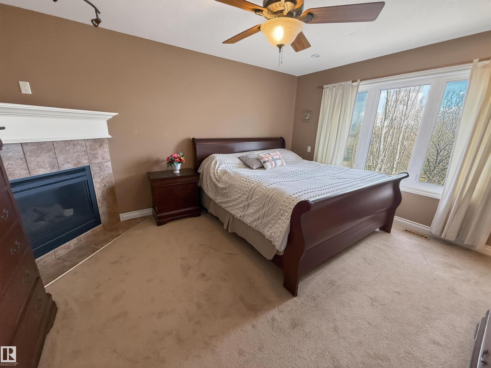 25 VICTOR CO, Spruce Grove