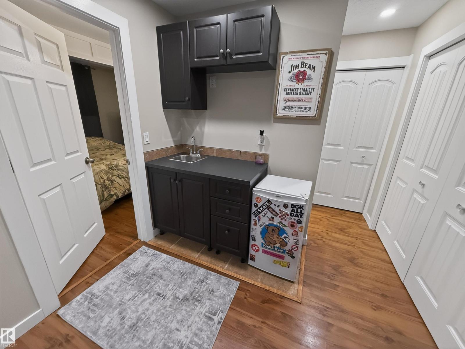 25 VICTOR CO, Spruce Grove