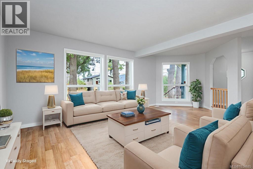 792 12th St - Image 2