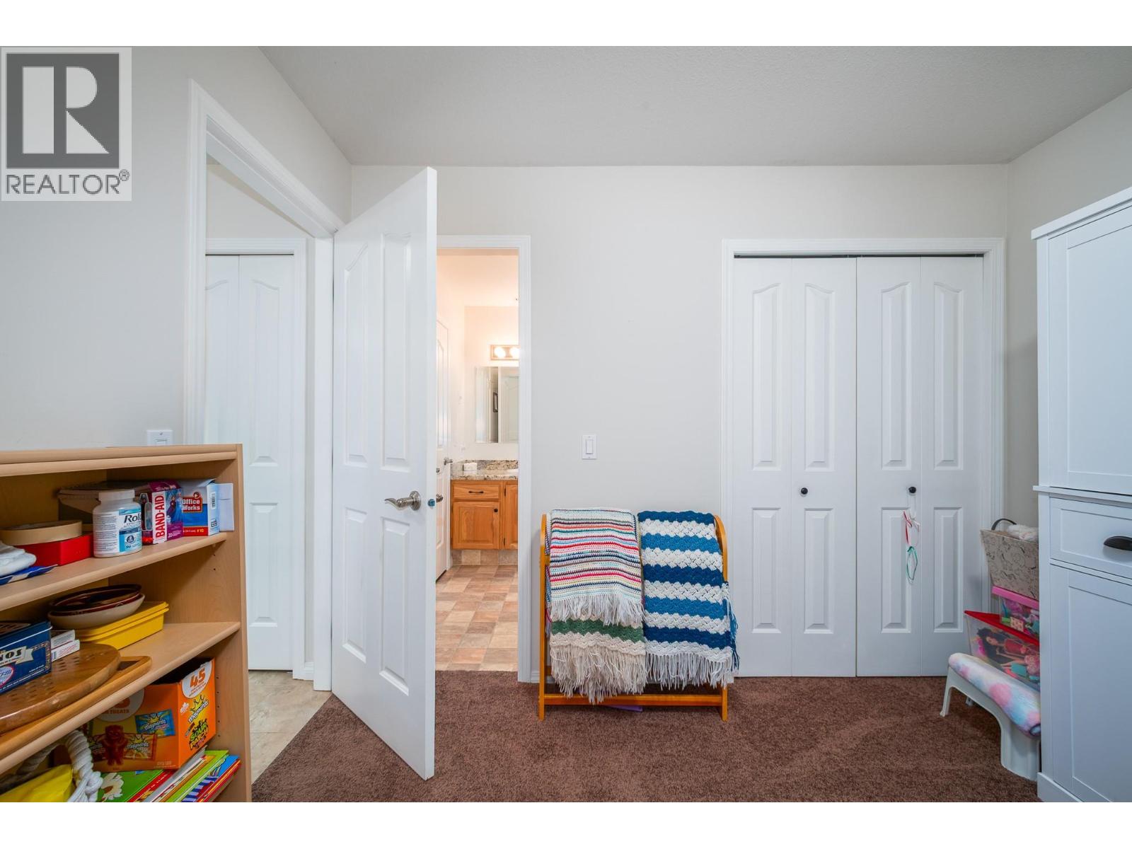 #4 1020 Lanfranco Road - 19