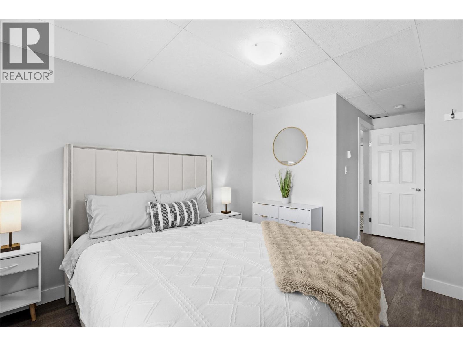 #207 922 DYNES Avenue - 10