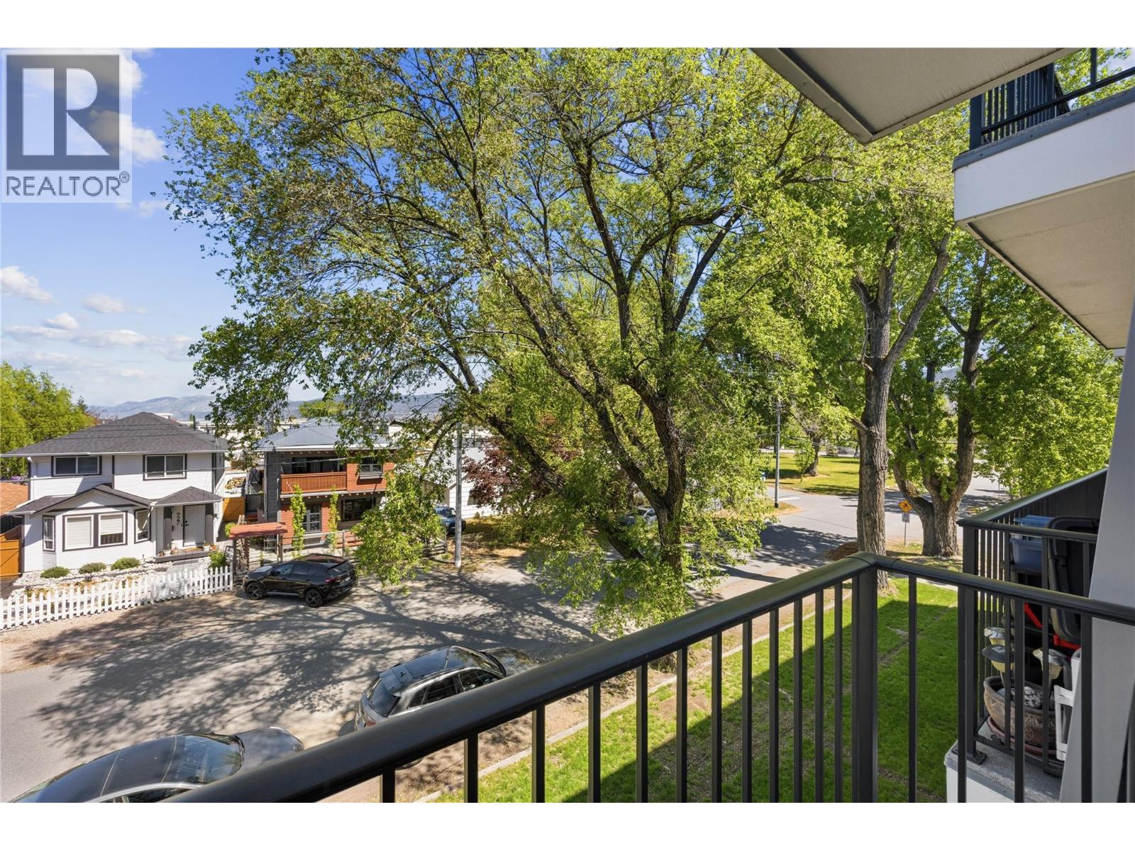 922 DYNES Avenue Unit# 207, Penticton
