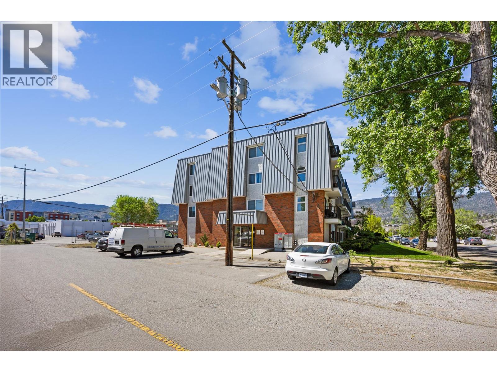 #207 922 DYNES Avenue - 18