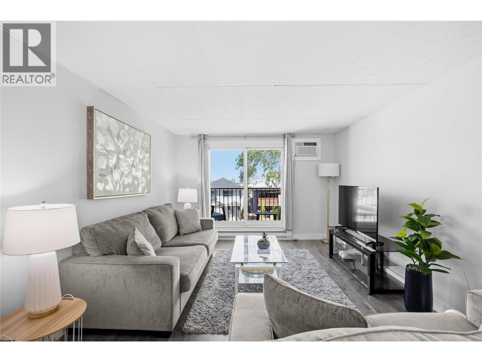 922 DYNES Avenue Unit# 207, Penticton