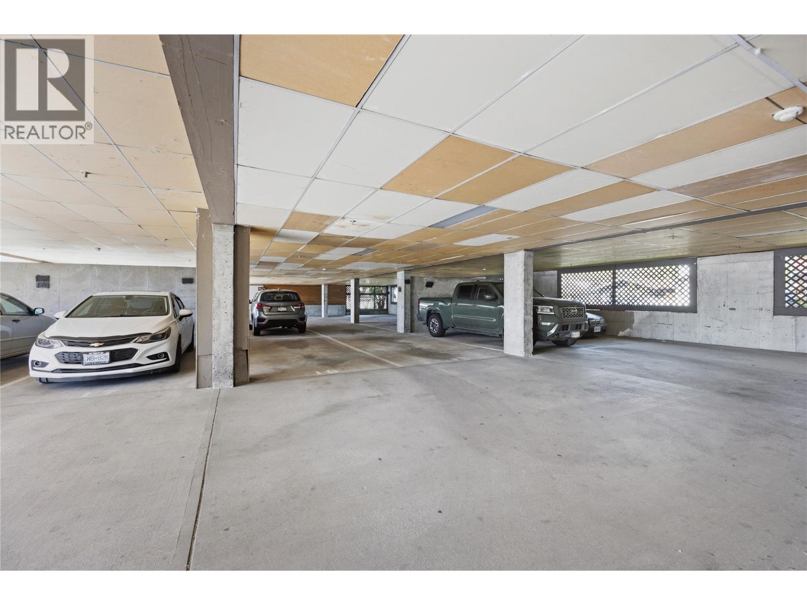 #207 922 DYNES Avenue - 20