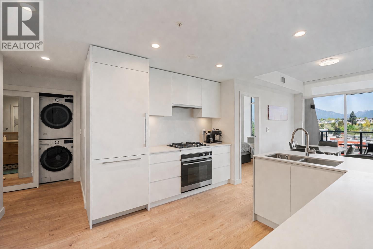 1106 2181 MADISON AVENUE — photo 2