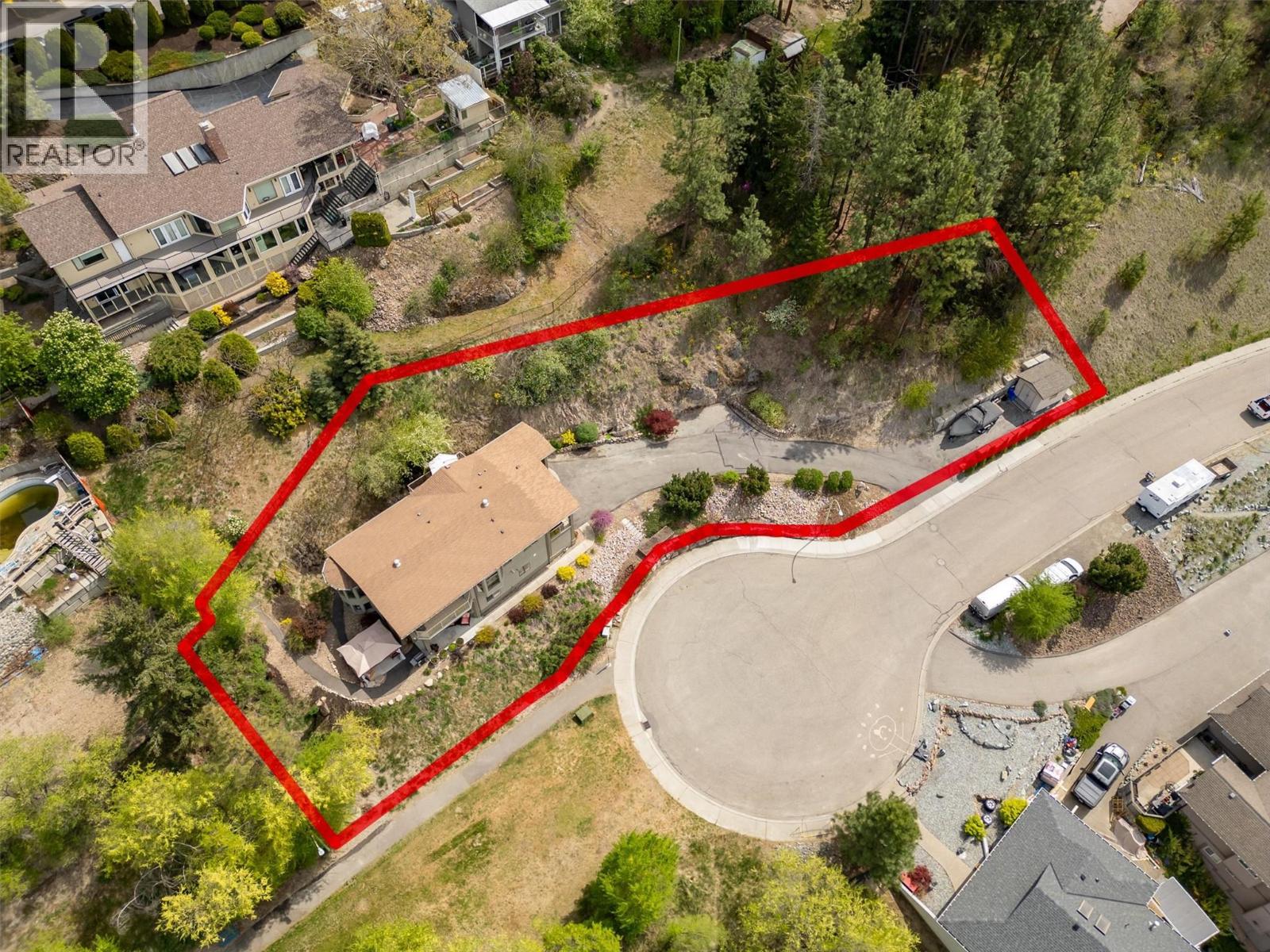 1027 James Hockey Place, Kelowna