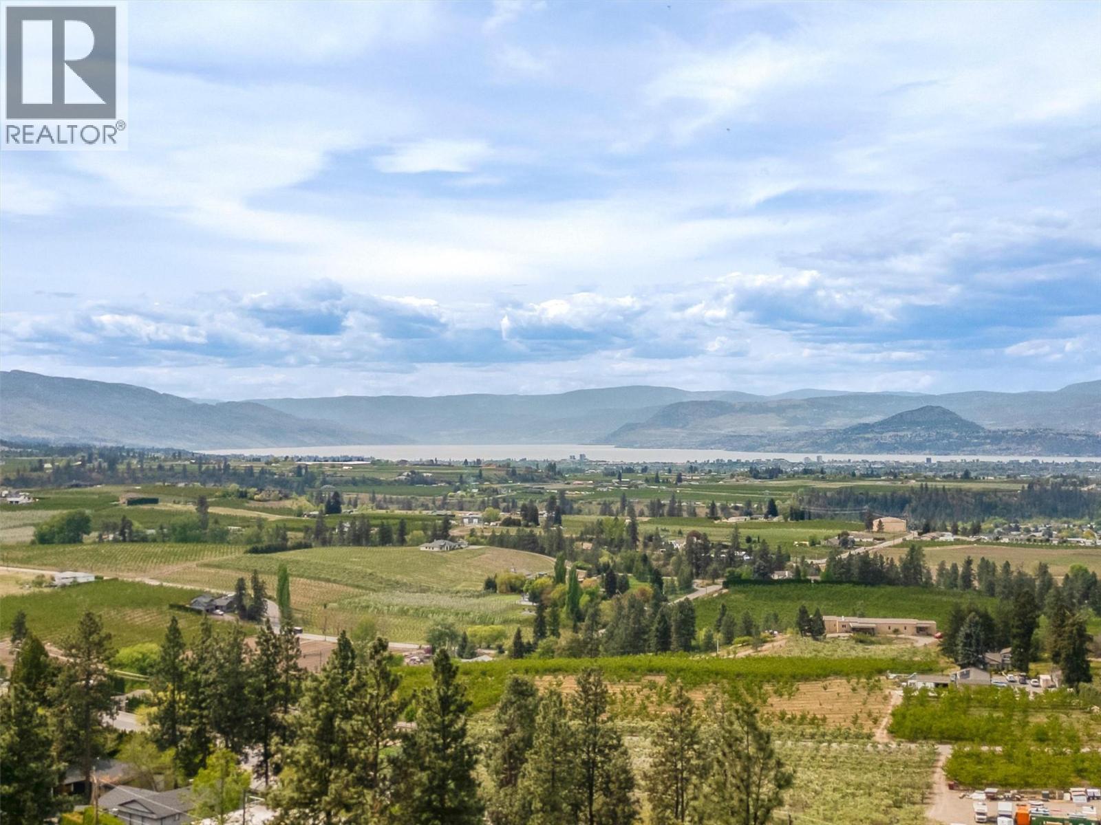 1027 James Hockey Place, Kelowna