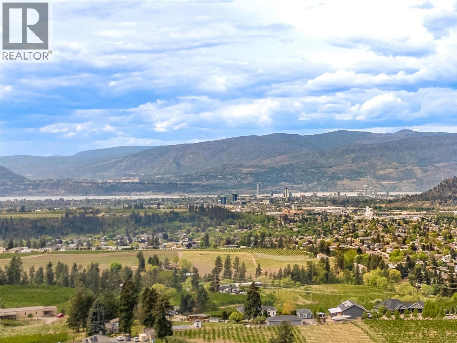 1027 James Hockey Place, Kelowna
