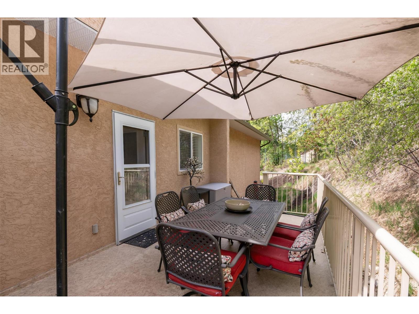 1027 James Hockey Place, Kelowna