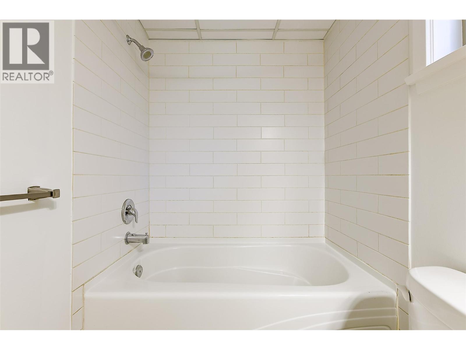 2104 4042 Pritchard Drive, West Kelowna