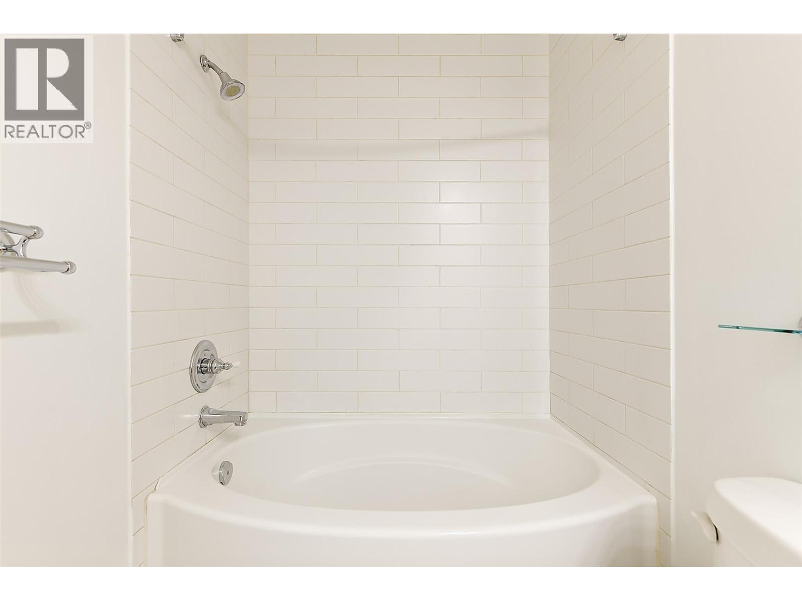 2104 4042 Pritchard Drive, West Kelowna