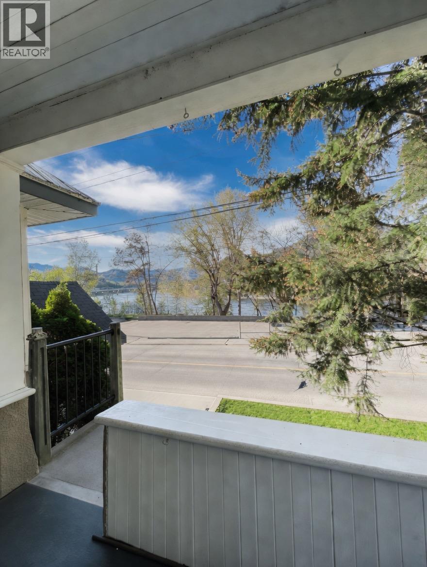 2070 RIVERSIDE Avenue - 6