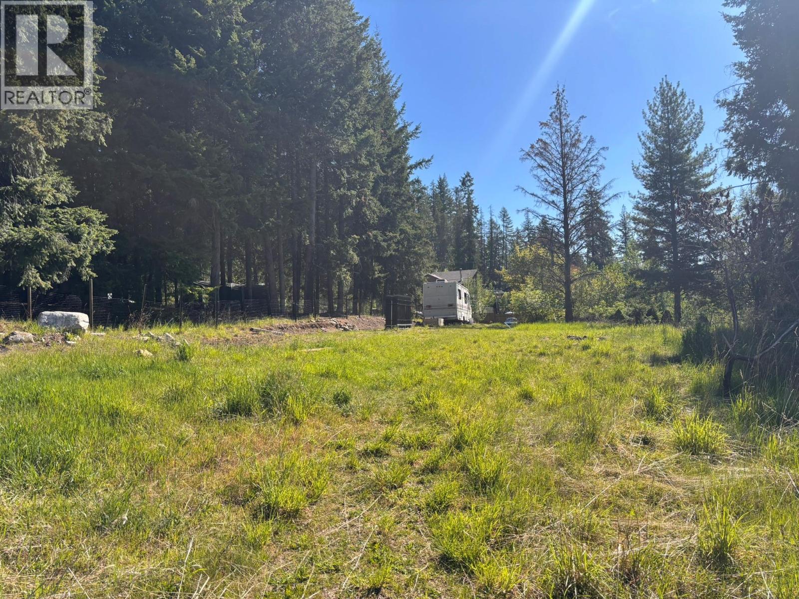 2607 Airstrip Road, Anglemont