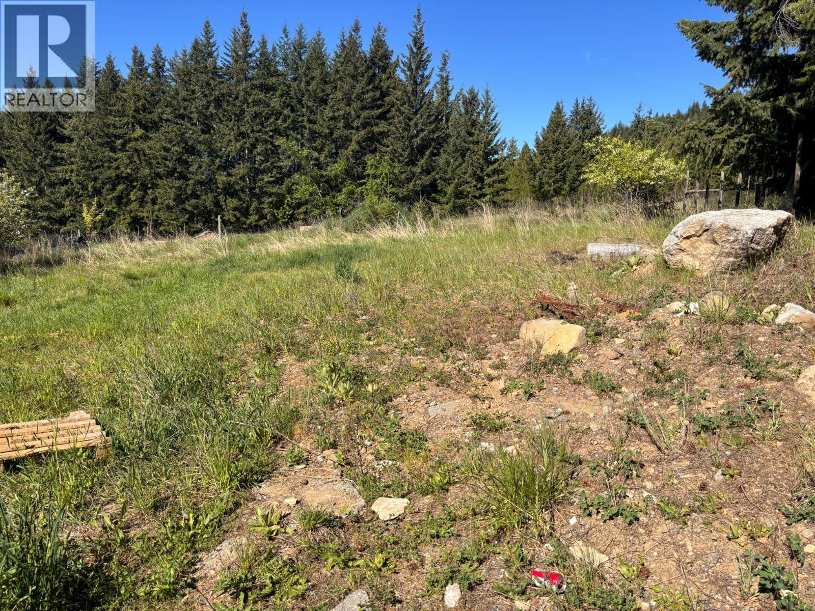 2607 Airstrip Road, Anglemont