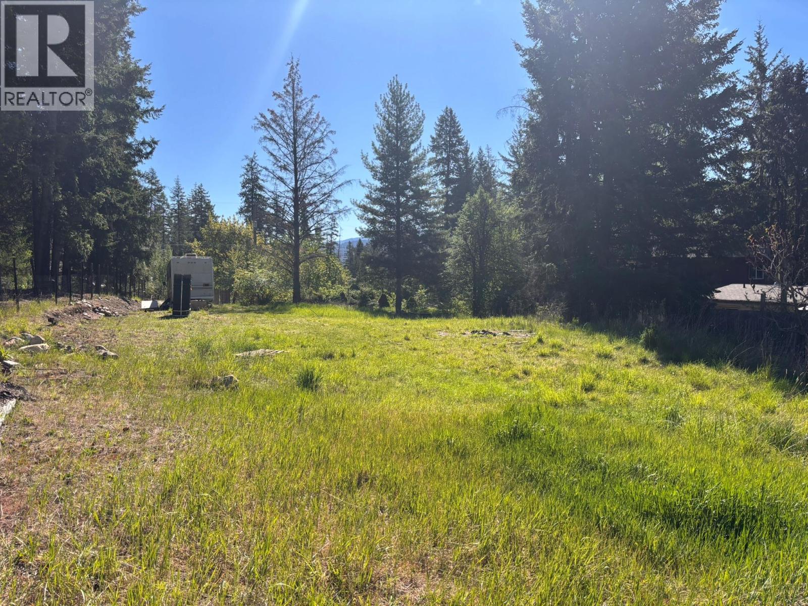 2607 Airstrip Road, Anglemont