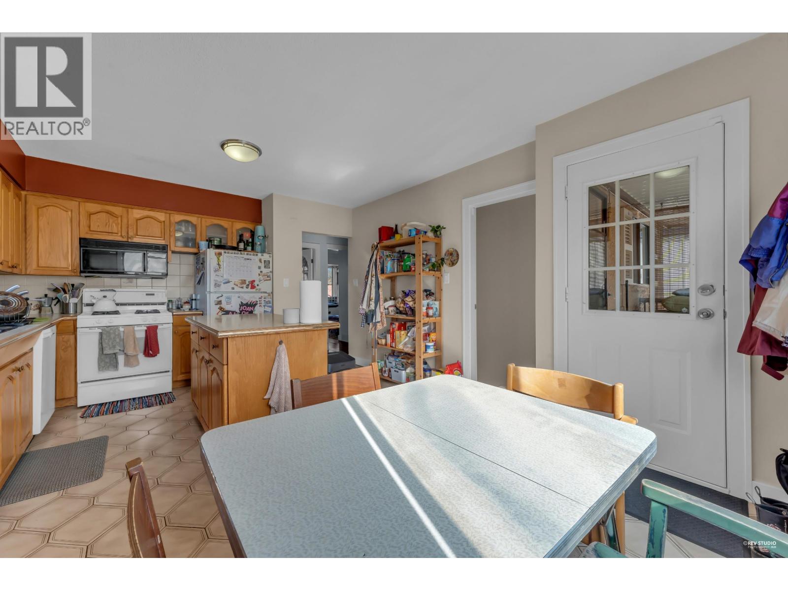 3 Bed, 2 Bath House for Sale in Vancouver – 2576 PARKER STREET, Vancouver - Image 13