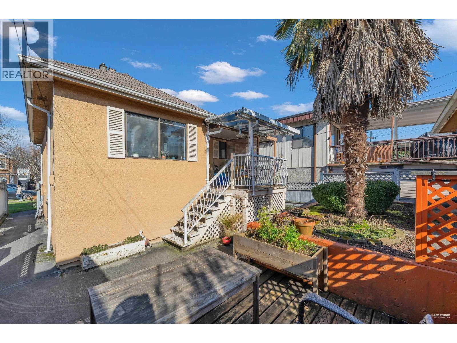 3 Bed, 2 Bath House for Sale in Vancouver – 2576 PARKER STREET, Vancouver - Image 16