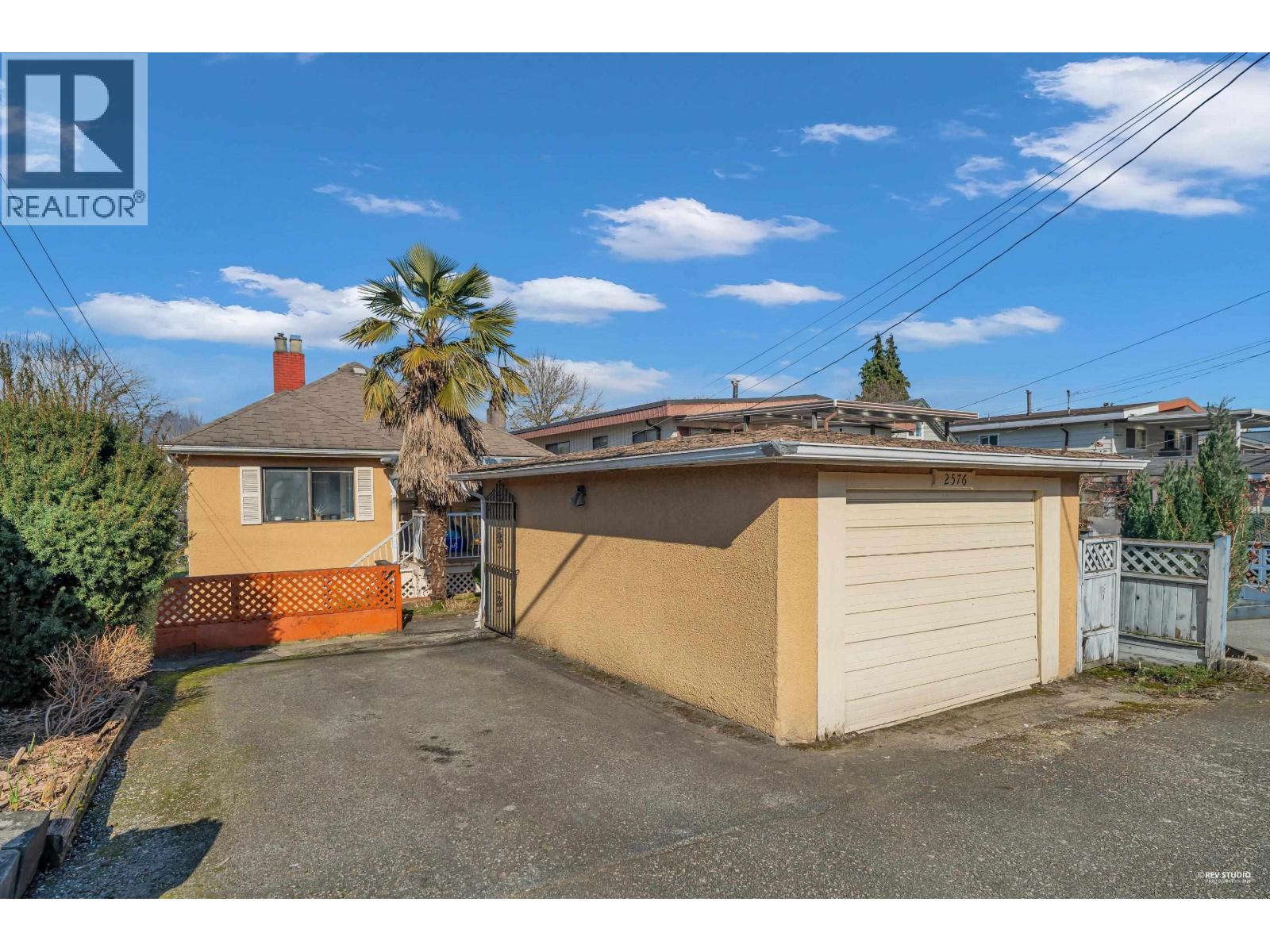 3 Bed, 2 Bath House for Sale in Vancouver – 2576 PARKER STREET, Vancouver - Image 10