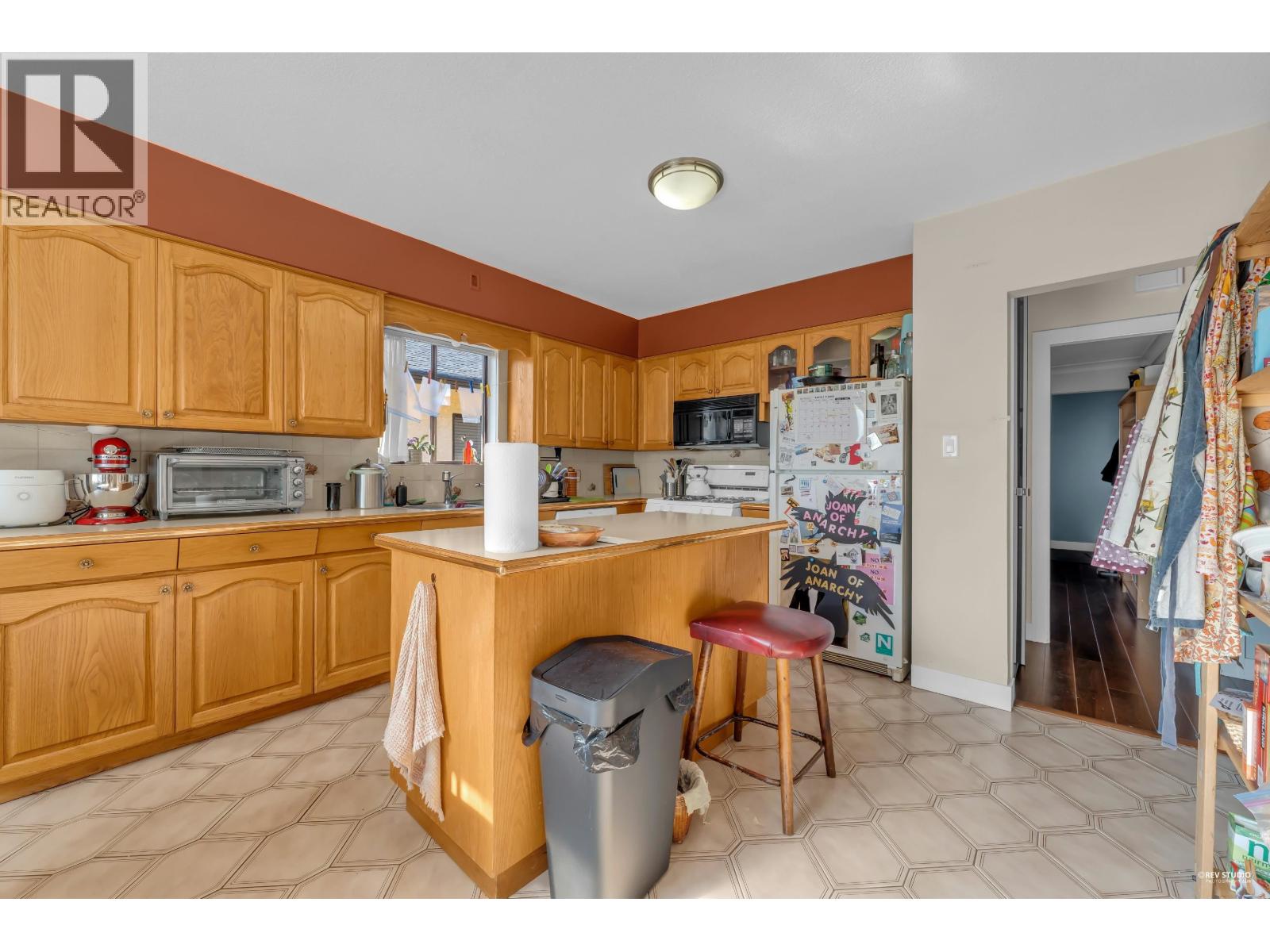3 Bed, 2 Bath House for Sale in Vancouver – 2576 PARKER STREET, Vancouver - Image 24