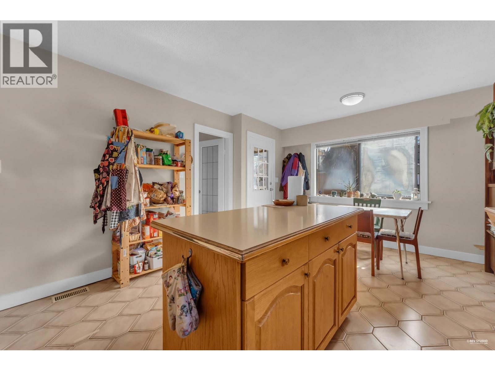 3 Bed, 2 Bath House for Sale in Vancouver – 2576 PARKER STREET, Vancouver - Image 7