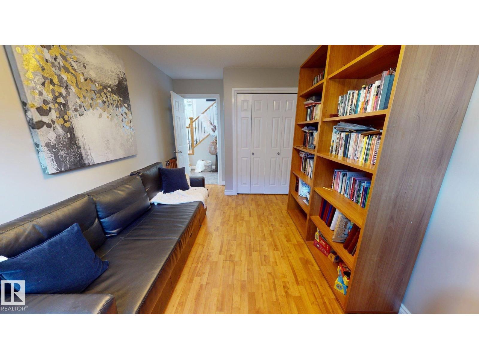 325 CUTTS CO NW, Edmonton