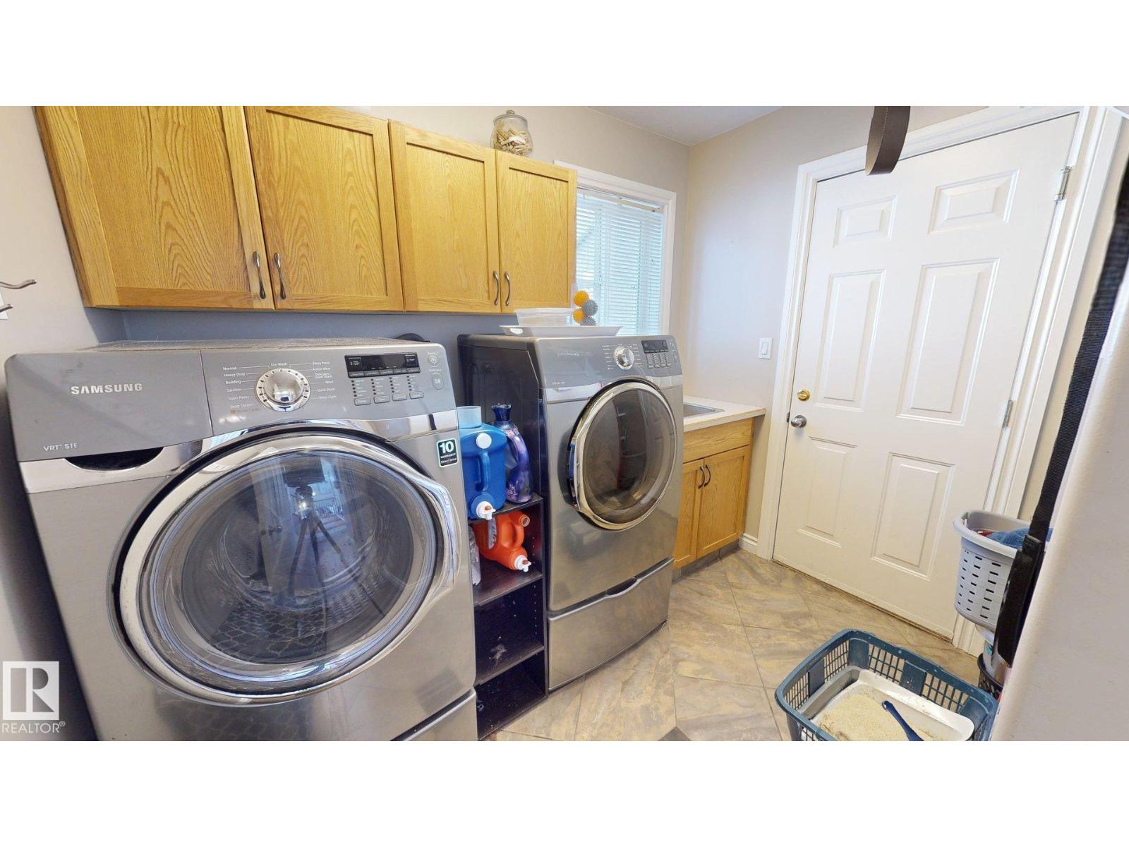325 CUTTS CO NW, Edmonton