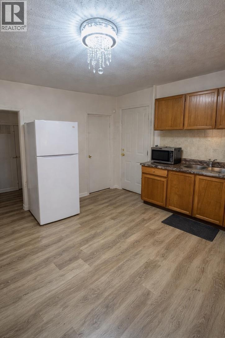 Photo 9 of 17 — 534 IRWIN STREET · Prince George, BC