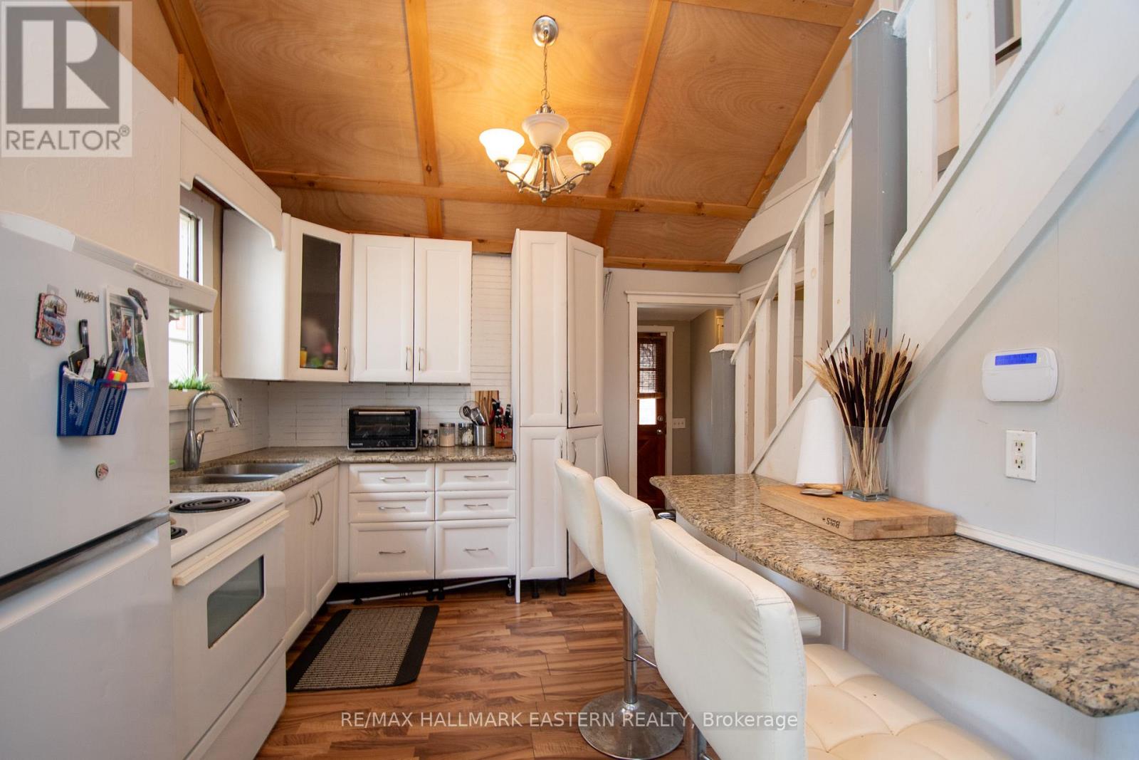2305 THURSTONIA ROAD - 11