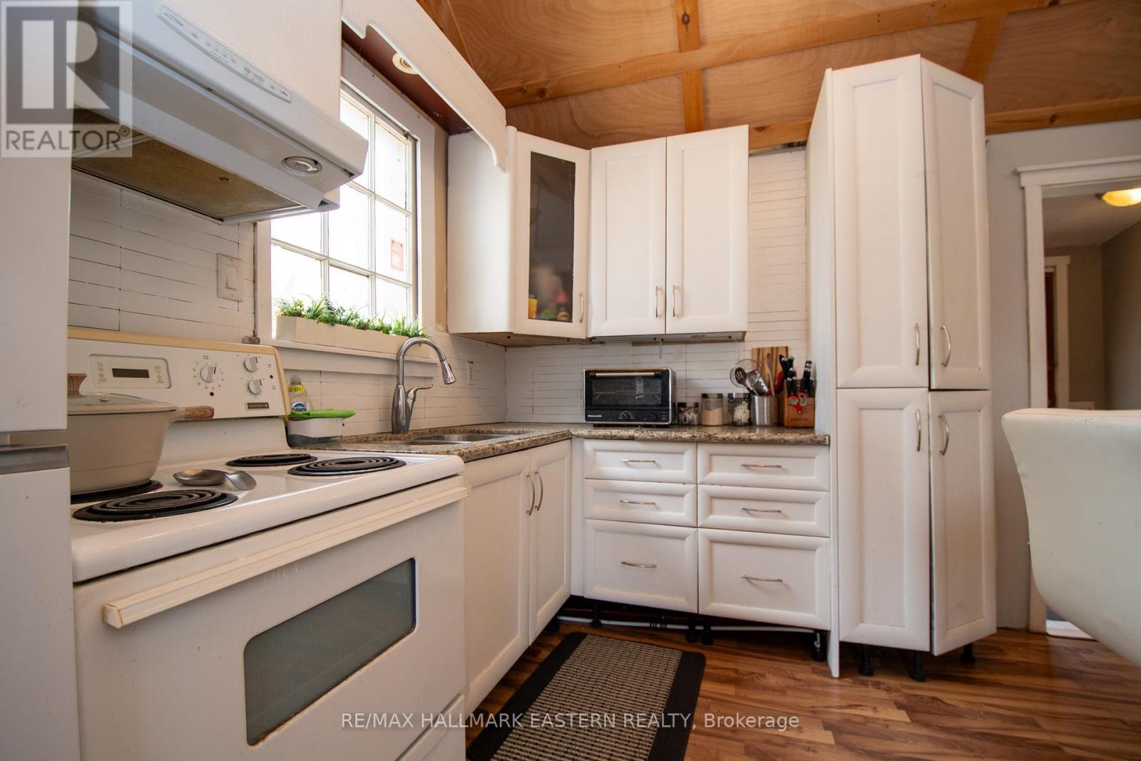 2305 THURSTONIA ROAD - 13