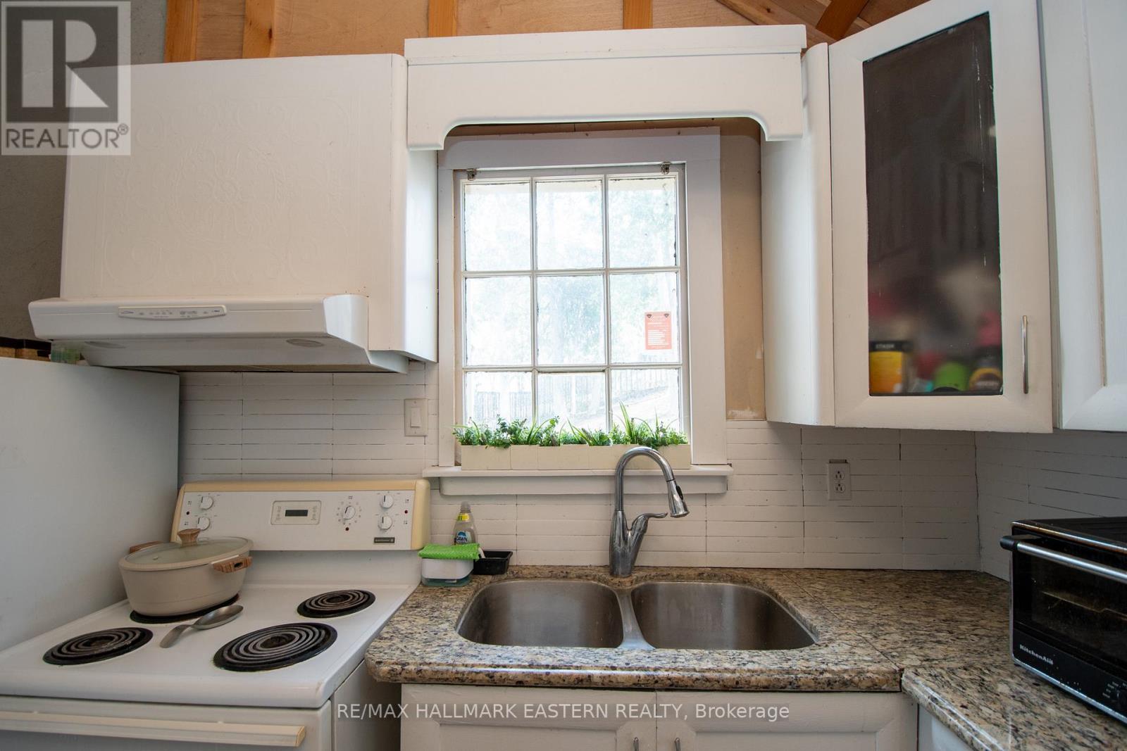 2305 THURSTONIA ROAD - 15